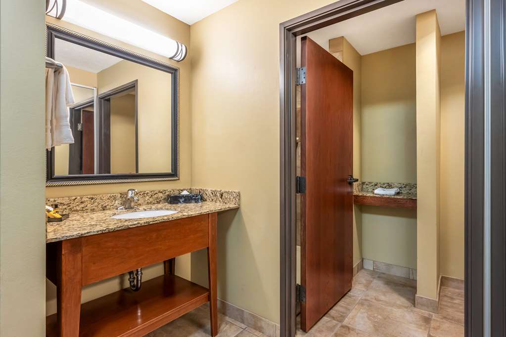 Фото Best Western Plus Grand Island Inn & Suites