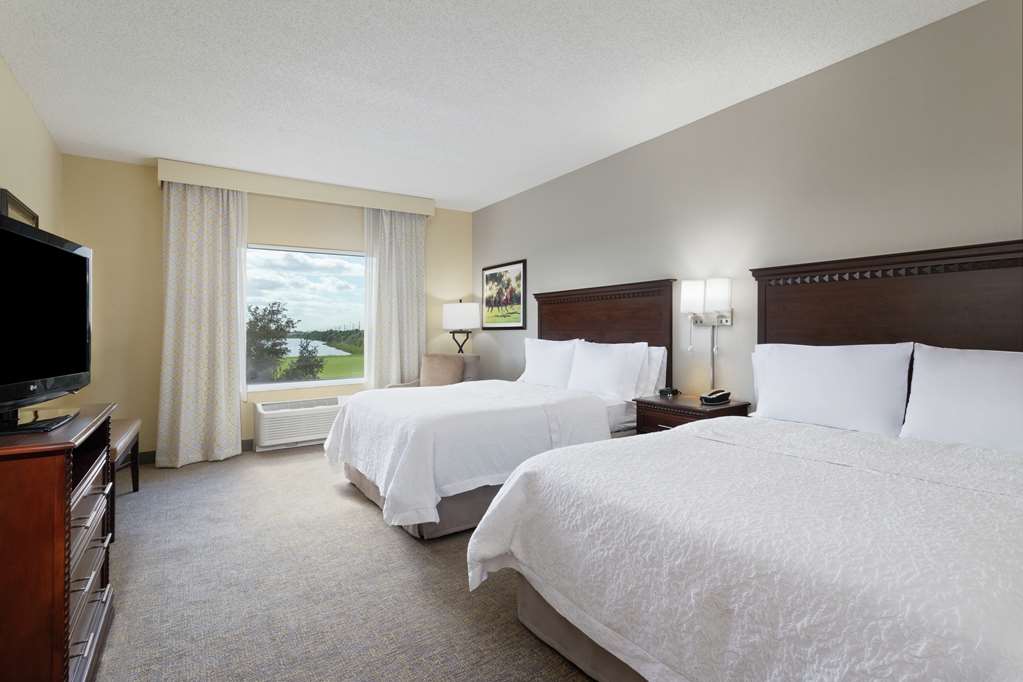 Фото Hampton Inn & Suites Wellington