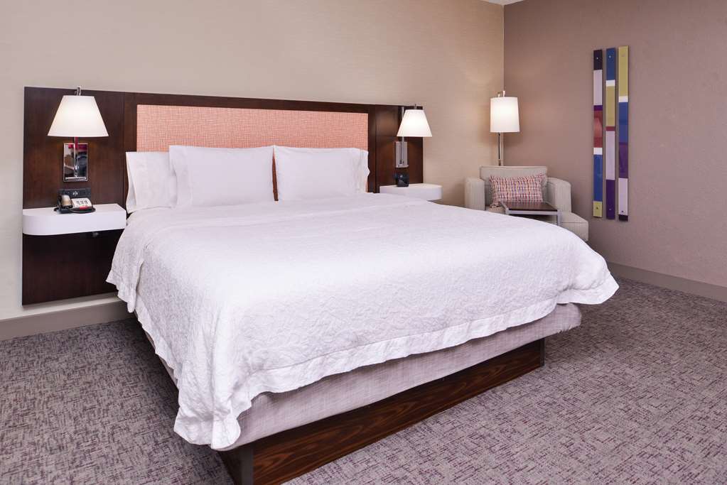 Фото Hampton Inn Albuquerque University Midtown