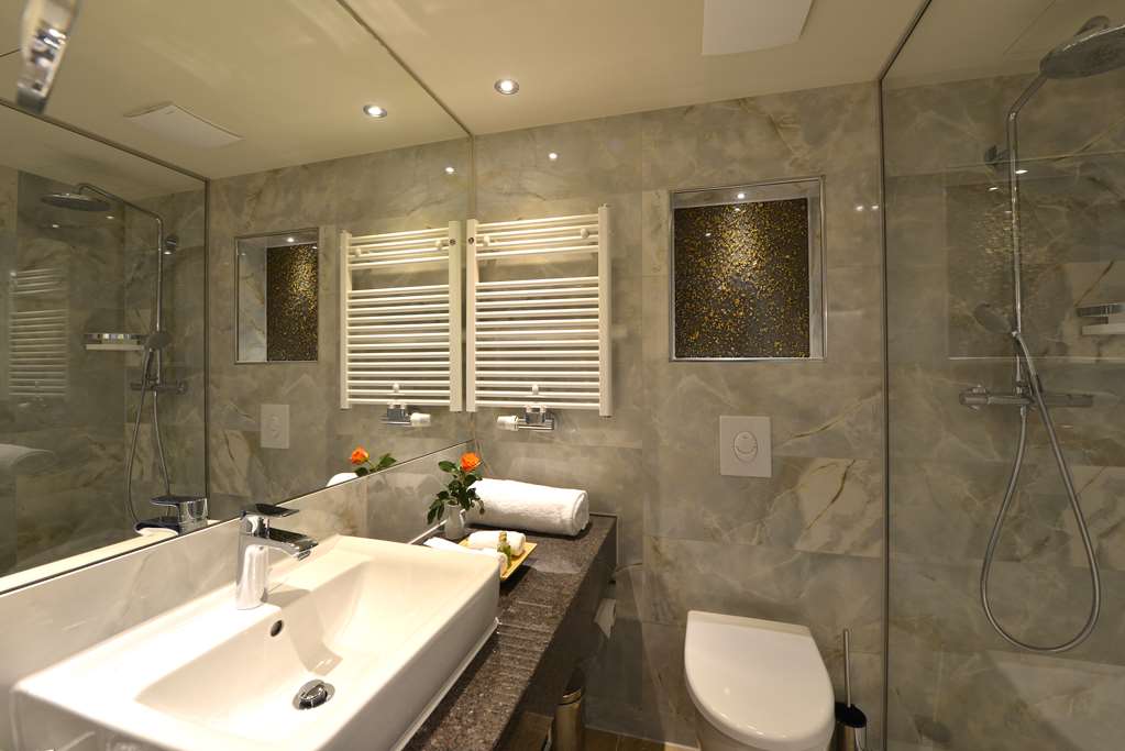 Фото Best Western Plus Delta Park Hotel