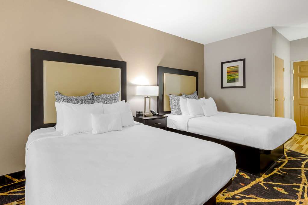 Фото Best Western Plus Des Moines West Inn & Suites