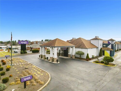 Гостиница Clarion Pointe Abingdon I-81 near Fairgrounds в Абингдоне