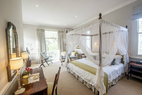 Гостиница Hacklewood Hill Country House в Порт-Элизабет