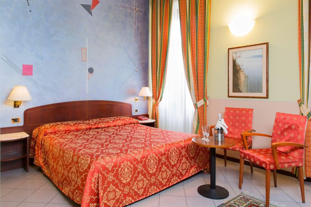 Фото Dipendenza Hotel Londra