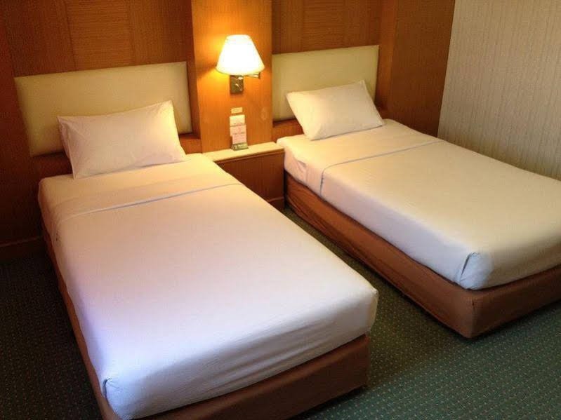 Фото River Hotel The Budget