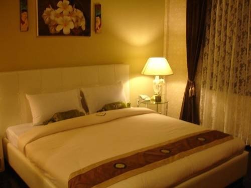 Фото The Park Hotel