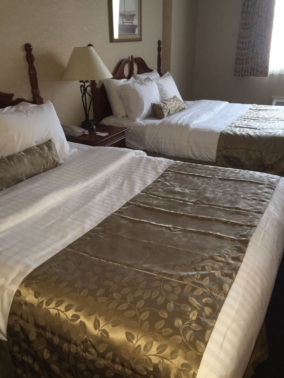 Фото Lakeside Resort and Conference Center