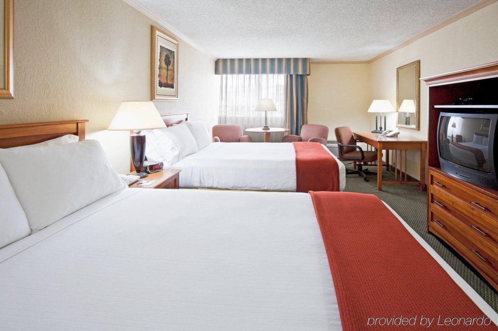 Фото Holiday Inn Express & Suites Miami - Hialeah, an Ihg Hotel