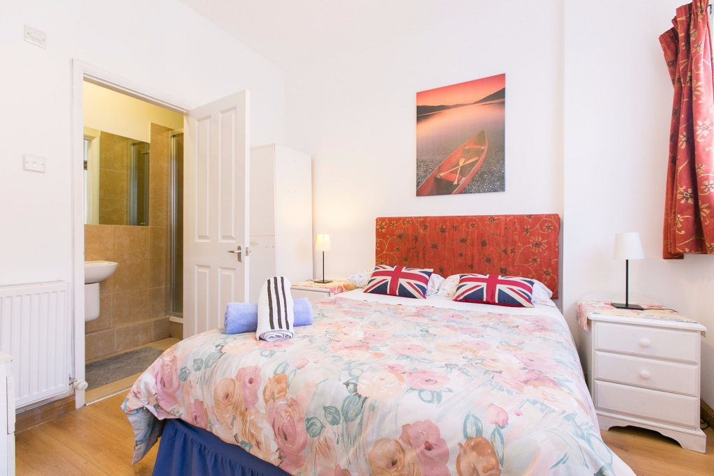 Фото Camden BnB Hotel