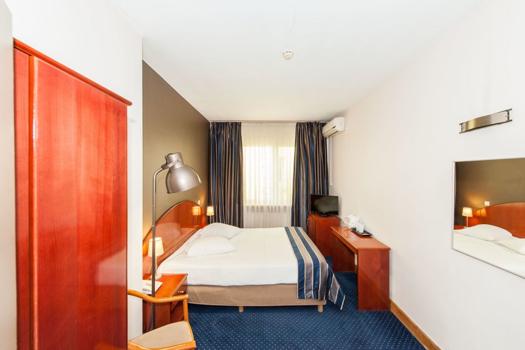 Фото Hotel Midi Zuid