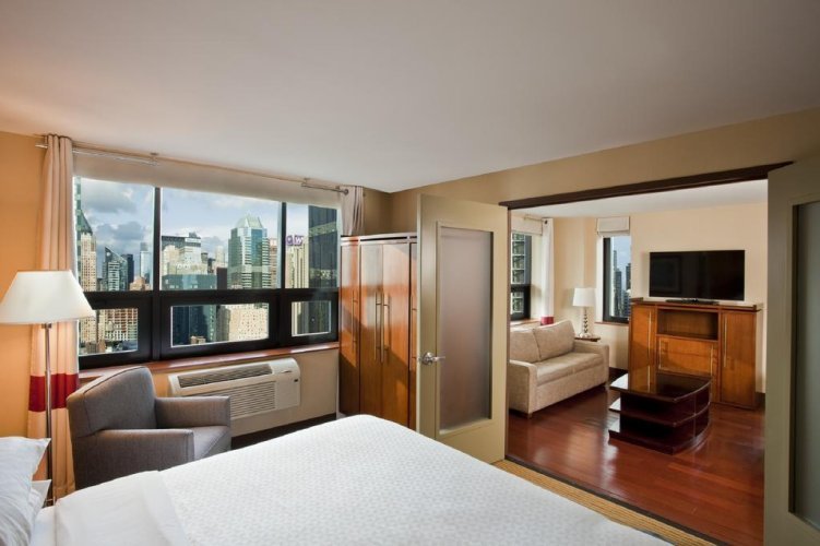 Фото Four Points by Sheraton Midtown-Times Square