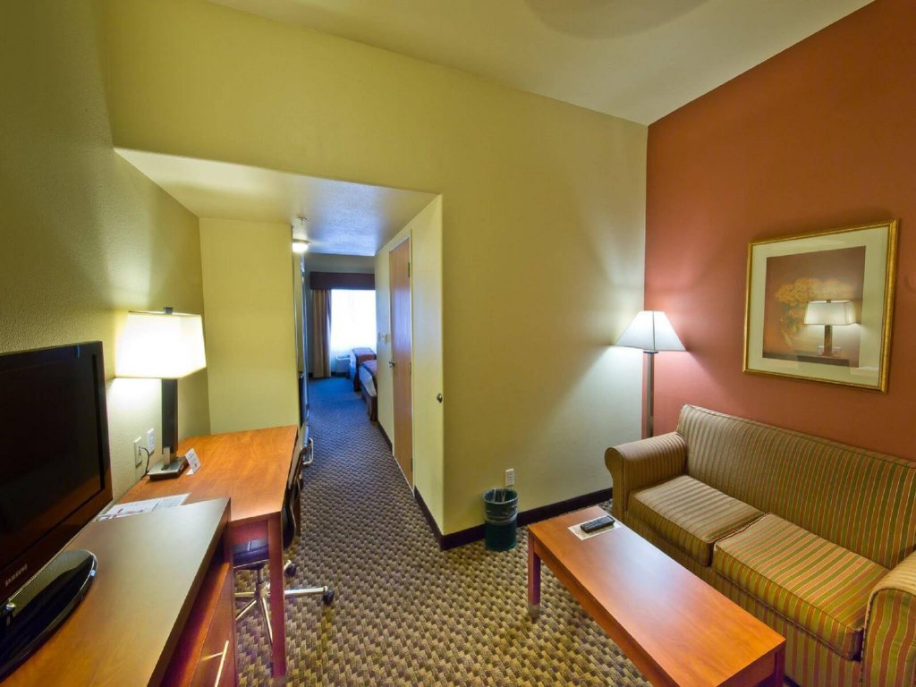 Фото Hawthorn Suites by Wyndham Oakland/Alameda