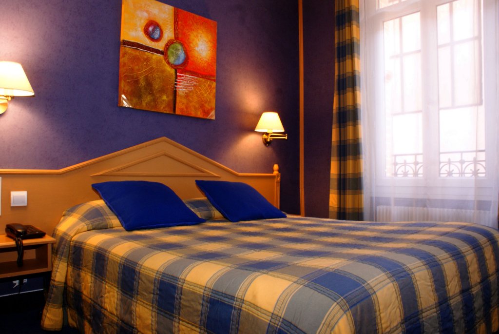 Фото Hotel Esteem Tour Eiffel