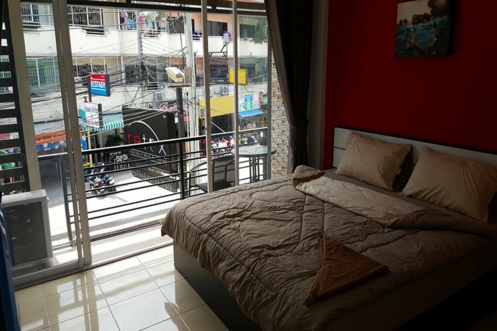 Hotel Retox Bar Hotel and Restaurant, Pattaya, photo