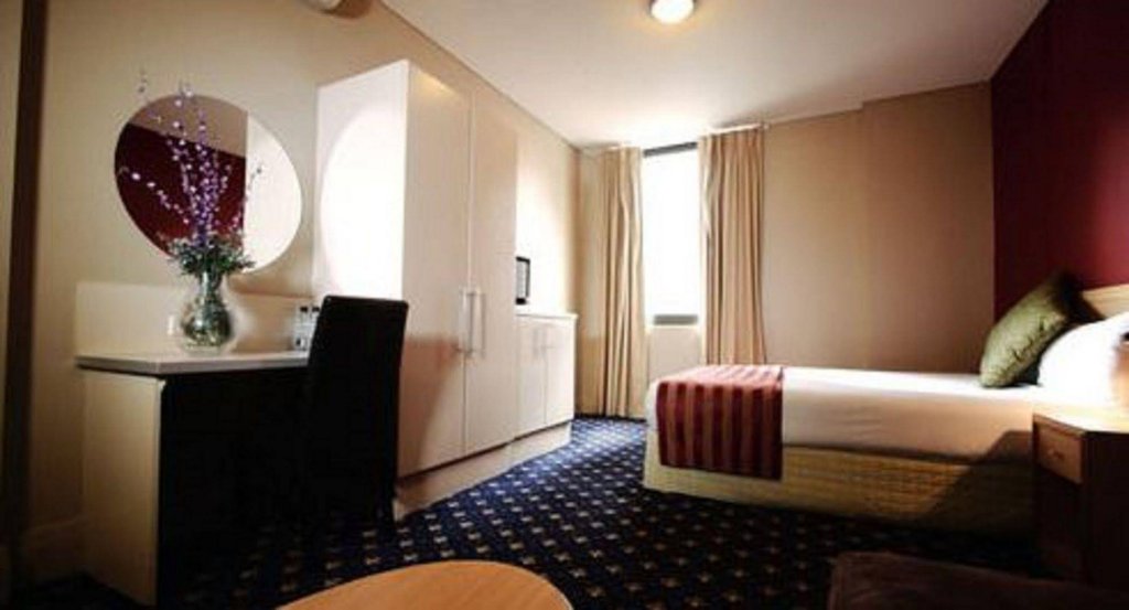 Фото отеля 1