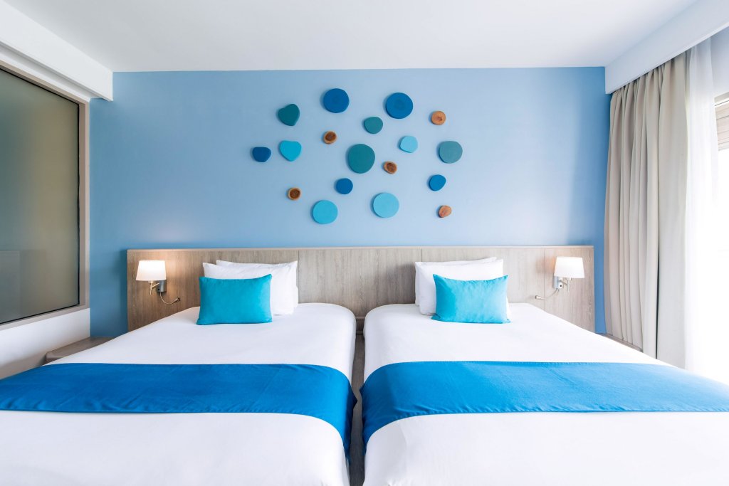 Фото Andamantra Resort & Villa Phuket