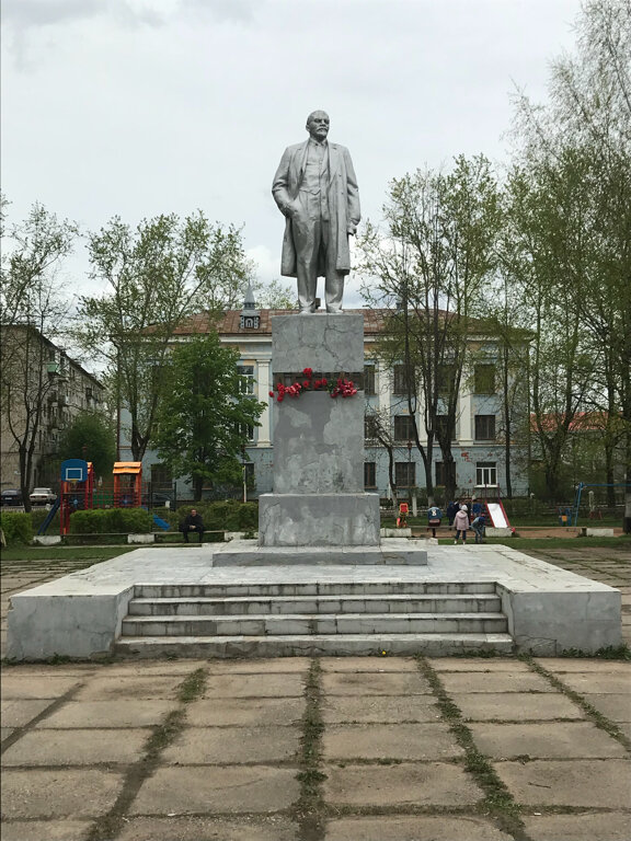 Памятник, мемориал В.И. Ленин, Бологое, фото
