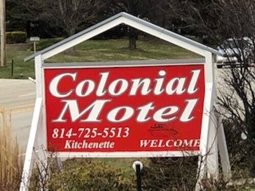 Гостиница Colonial Motel