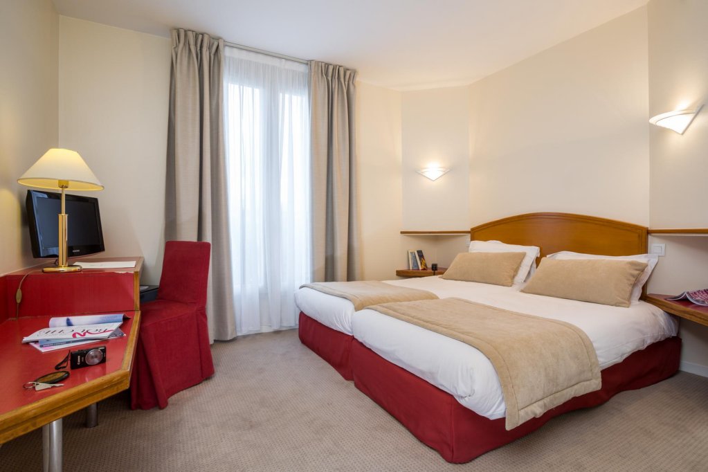 Фото Hotel Fertel Maillot