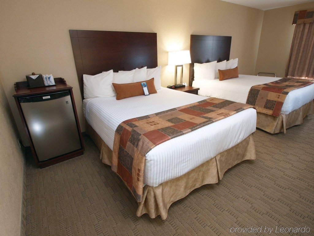 Фото Best Western Plus Pembina Inn & Suites