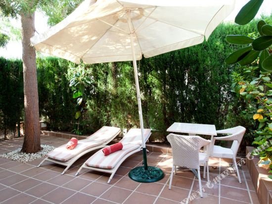 Фото Hotel Les Rotes