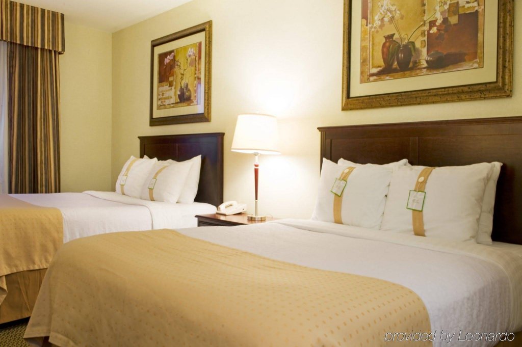 Фото Holiday Inn Hotel & Suites Lloydminster