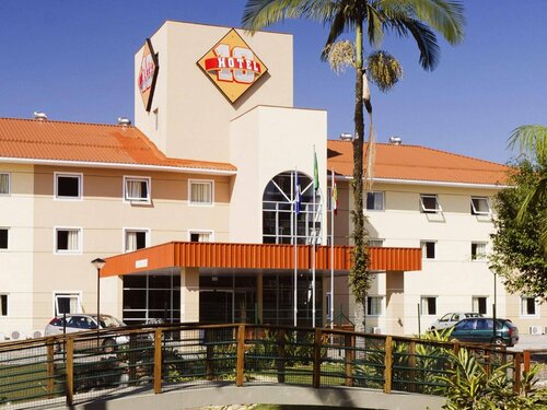 Внешний вид отеля Hotel 10 Joinville в Жоинвилях, фото 1