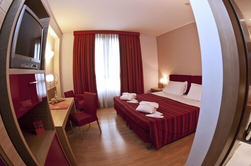 Гостиница Ramada Emilia