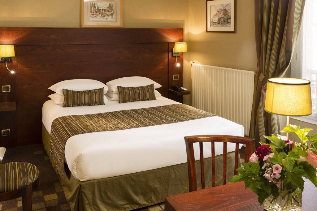 Фото Hotel Des Arts Paris Montmartre