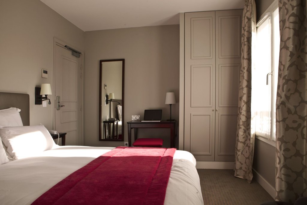 Фото Le Relais Saint Charles Paris