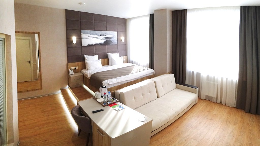 Фото F911 Яхт Клуб Отель