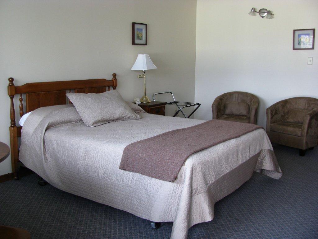 Фото The Homeport Motel