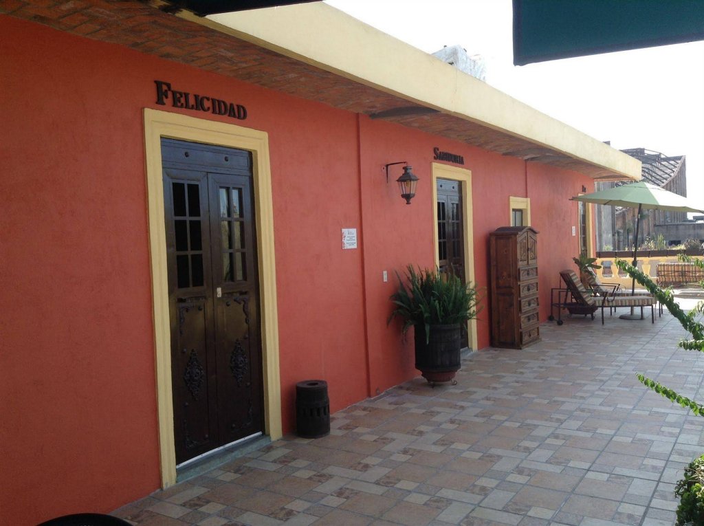 Фото отеля 1