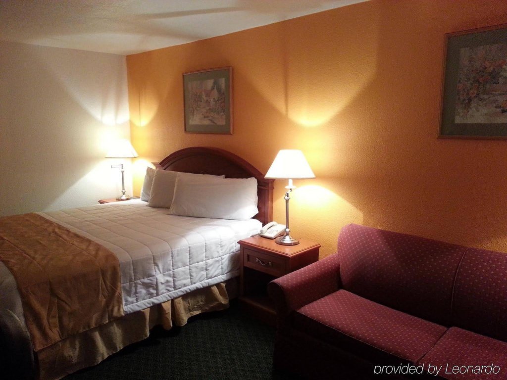 Фото Ramada by Wyndham Kingman