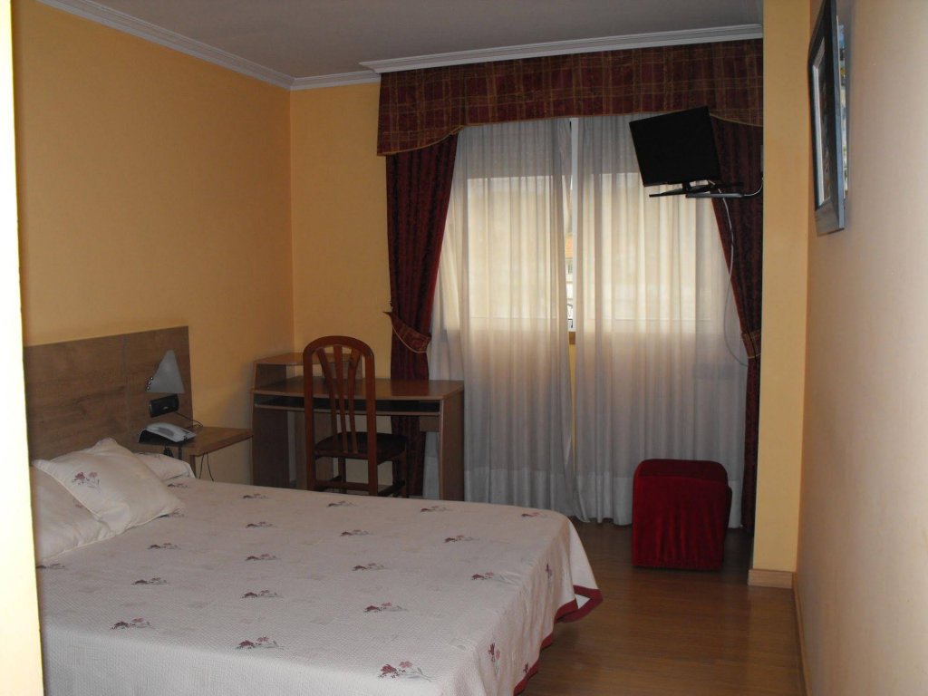 Фото Hotel Pontiñas