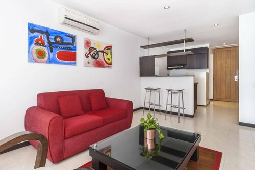 Гостиница Travelers Orange Suites в Медельине