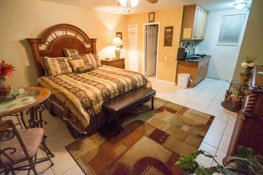 Фото Camelot Beach Suites