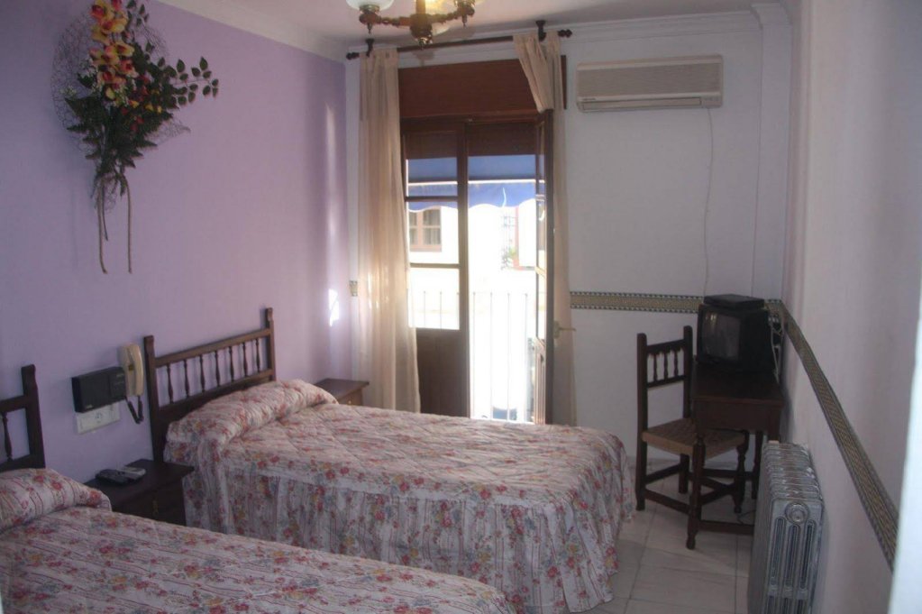 Фото Hotel Virgen de los Reyes