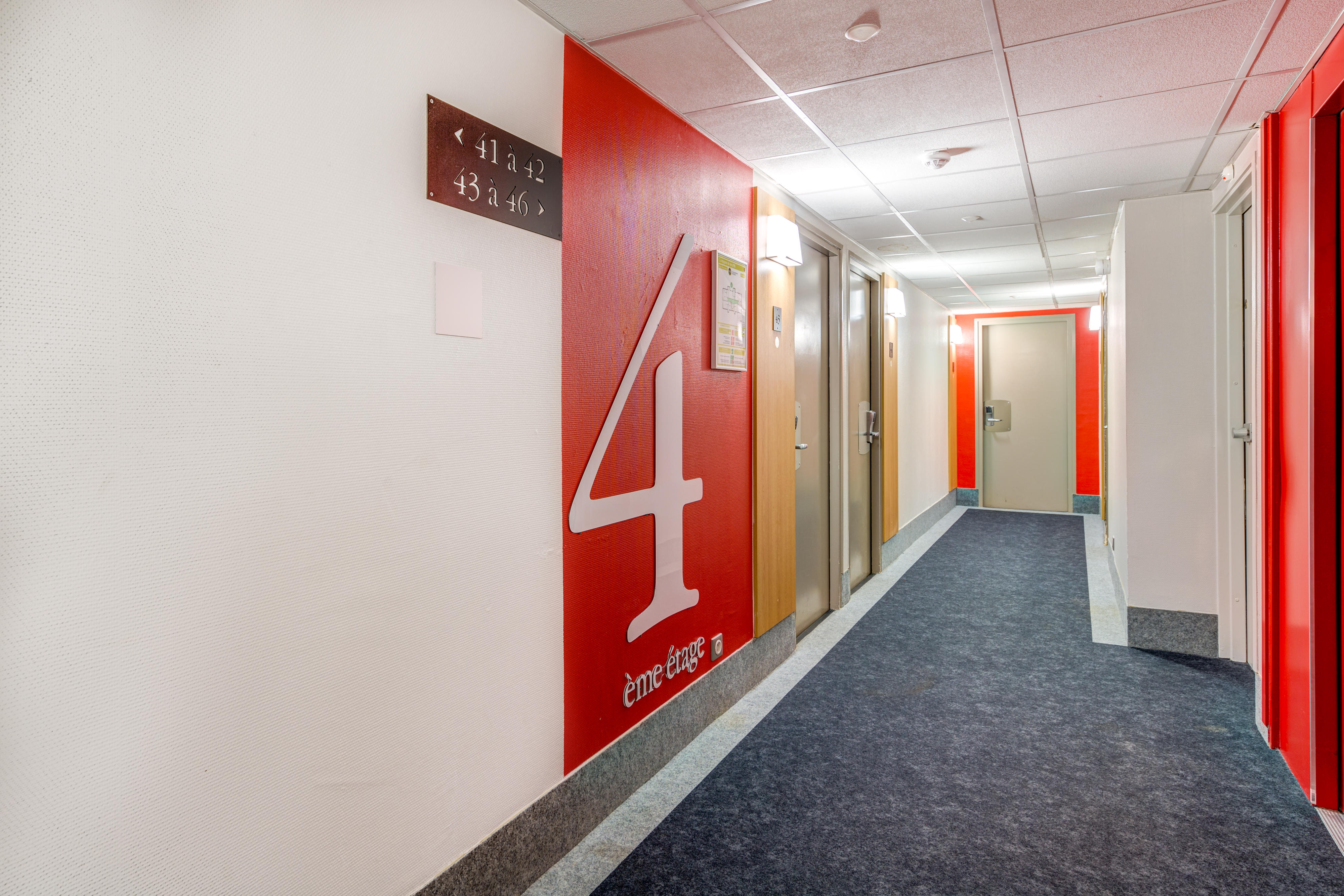 Фото B&b Hotel Dreux Centre