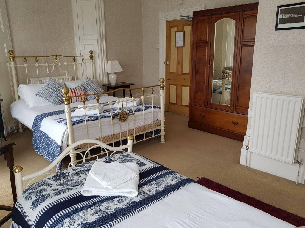 Фото Castle Guest House