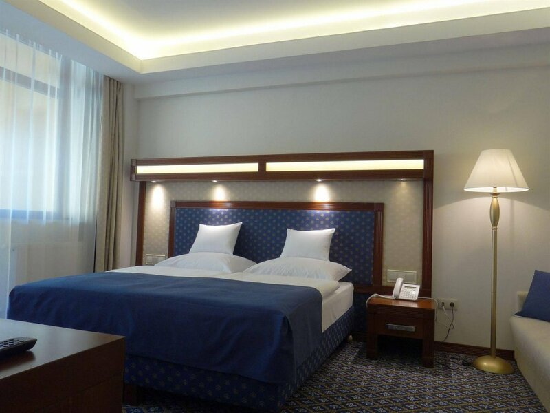 Гостиница Centrum Hotel Debrecen в Дебрецене