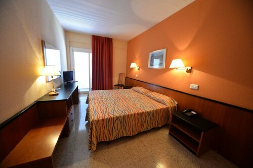 Гостиница BLUESEA Copacabana в Льорет-де-Маре