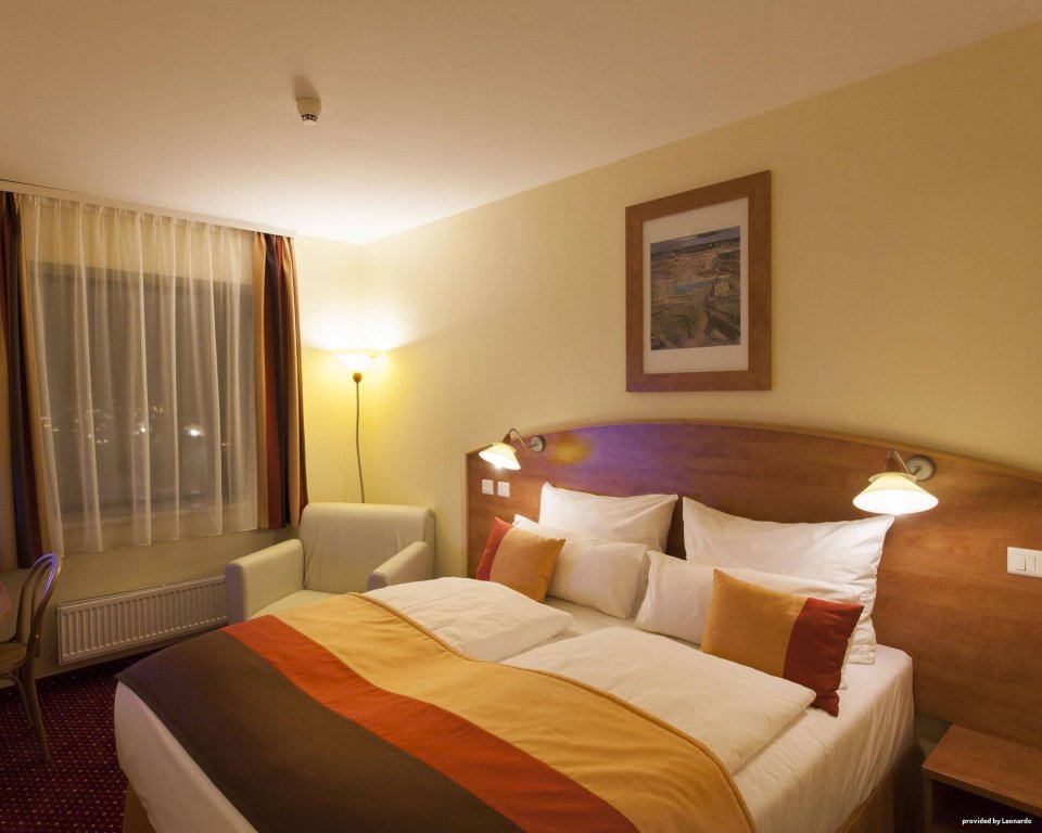 Фото Amedia Express Prag, Trademark Collection by Wyndham