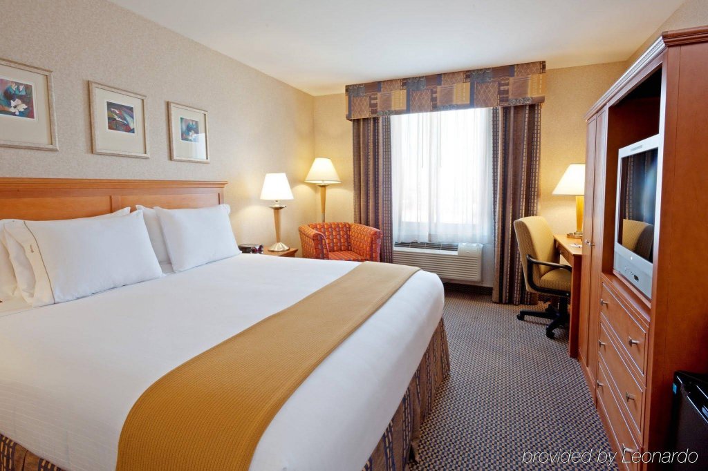 Фото Holiday Inn Express Brooklyn, an Ihg Hotel