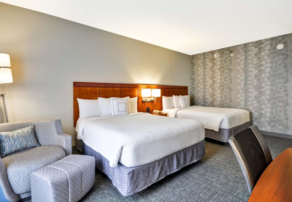 Фото Courtyard by Marriott Dallas Medical/Market Center