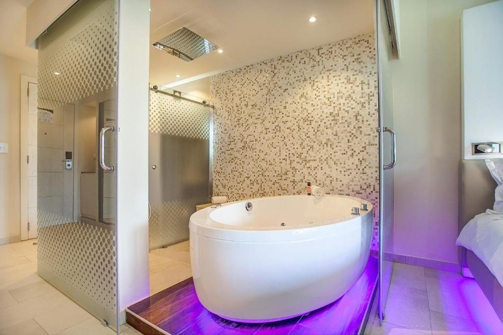 Фото Royalton Chic Punta Cana, An Autograph Collection All-Inclusive Resort & Casino – Adults Only