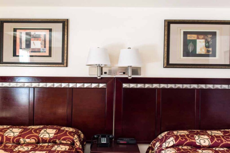 Фото Whispering Palms Inn