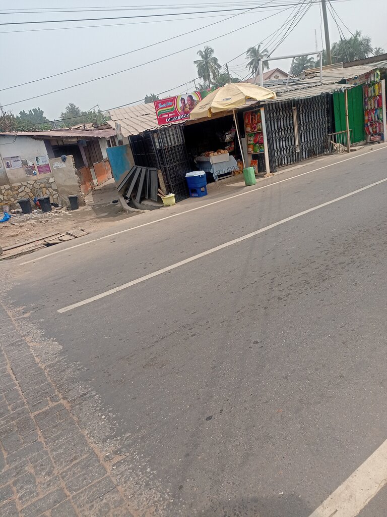 Supermarket Great God of wonders, Accra, photo
