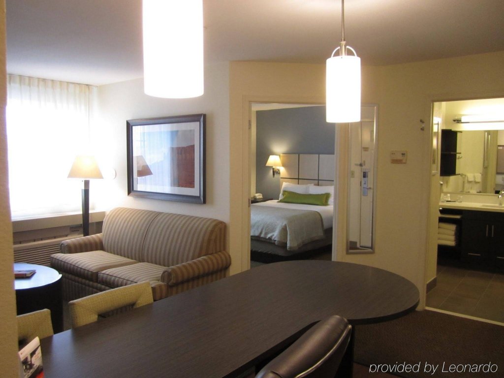 Фото Sonesta Simply Suites Denver West Federal Center