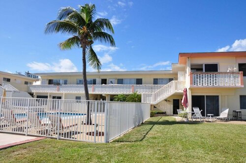 Гостиница Coral Tides Resort в Помпано Бич